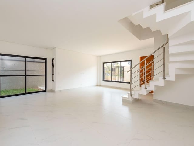 Sobrado com 188m² 3 quartos e 5 banheiros, à venda, no bairro Vila Izabel em Curitiba