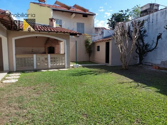 Sobrado com 463m² 4 quartos e 2 banheiros, à venda ou para alugar, no bairro Vila Resende em Caçapava