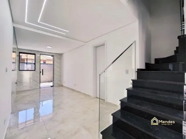 Sobrado com 120m² 3 quartos e 1 banheiro, à venda, no bairro Sítio Cercado em Curitiba