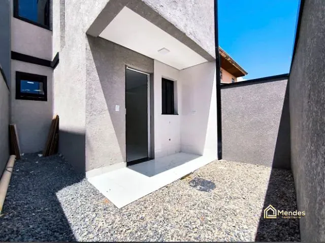 Sobrado com 120m² 3 quartos e 1 banheiro, à venda, no bairro Sítio Cercado em Curitiba