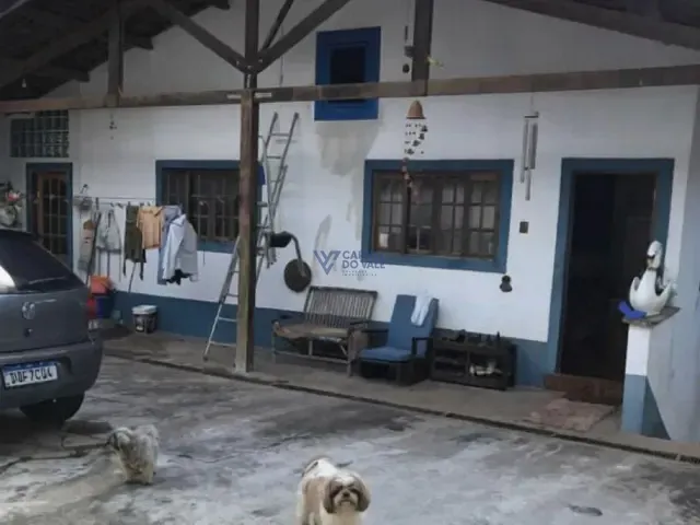 Sobrado com 500m² 3 quartos e 2 banheiros, à venda, no bairro Parque Monte Rey em São Bento do Sapucaí