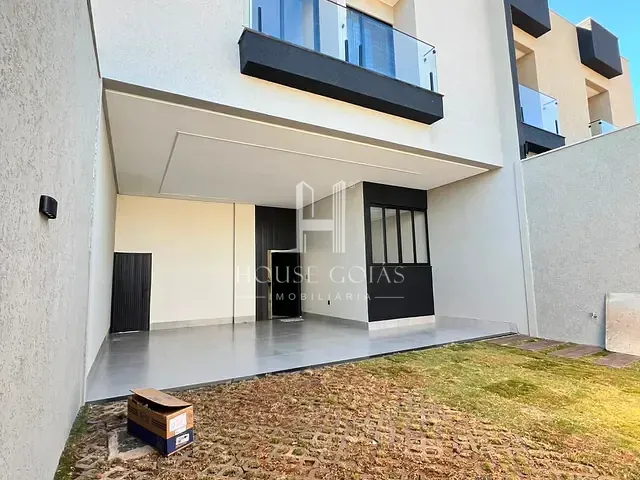Sobrado com 450m² 3 quartos e 5 banheiros, à venda, no bairro Jardim Helvécia em Aparecida de Goiânia