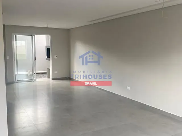 Sobrado 3 quartos e 2 banheiros, à venda, no bairro Campo de Santana em Curitiba