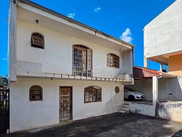 Sobrado com 110m² 3 quartos e 2 banheiros, à venda, no bairro Santa Cândida em Curitiba
