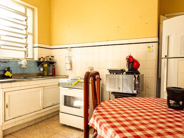 Casa com 300m² 3 quartos e 2 banheiros, à venda, no bairro Centro em Pelotas