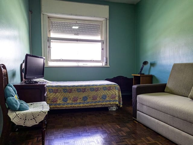 Casa com 300m² 3 quartos e 2 banheiros, à venda, no bairro Centro em Pelotas