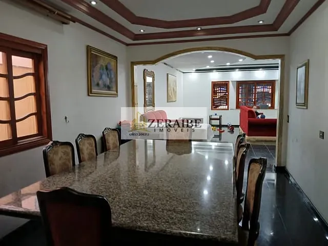 Sobrado com 255m² 4 quartos e 8 banheiros, à venda, no bairro Parque Renato Maia em Guarulhos