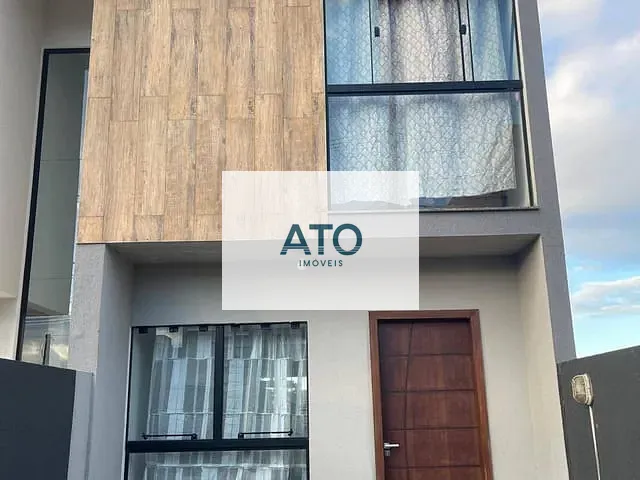 Sobrado 2 quartos e 1 banheiro, à venda, no bairro areias em Tijucas