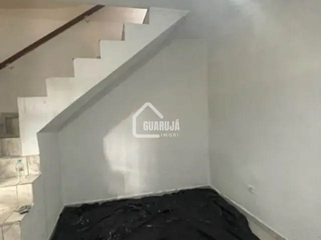 Sobrado com 60m² 2 quartos e 1 banheiro, para alugar, no bairro Conceiçãozinha em Guarujá