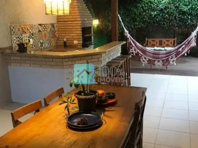 Sobrado com 253m² 4 quartos e 4 banheiros, à venda, no bairro Urbanova em São José dos Campos