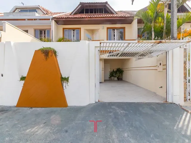 Sobrado com 112m² 3 quartos e 4 banheiros, à venda, no bairro Guaíra em Curitiba