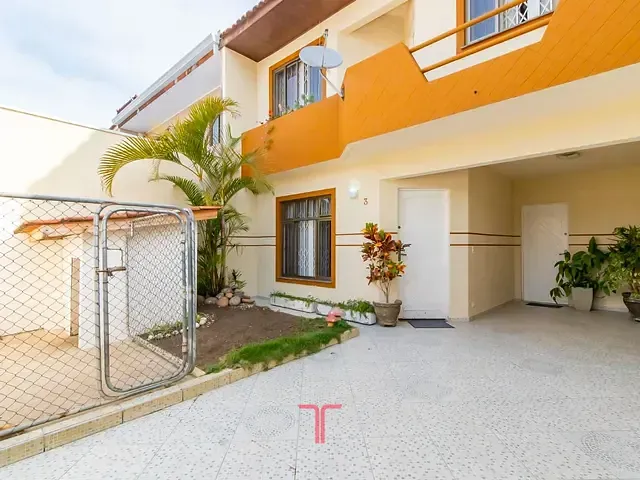 Sobrado com 112m² 3 quartos e 4 banheiros, à venda, no bairro Guaíra em Curitiba