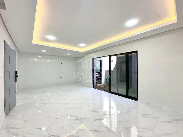 Sobrado com 237m² 3 quartos e 2 banheiros, à venda, no bairro Cruzeiro em São José dos Pinhais