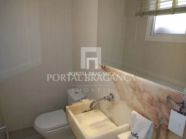 Sobrado com 498m² 4 quartos e 8 banheiros, à venda, no bairro Condomínio Residencial Fazenda Santa Helena em Bragança Paulista