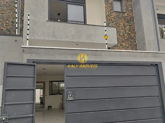 Sobrado com 205m² 3 quartos e 3 banheiros, à venda, no bairro Cerâmica em São Caetano do Sul