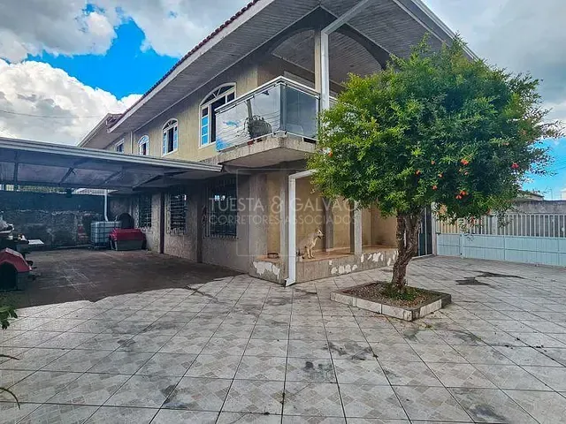 Sobrado com 396m² 6 quartos e 5 banheiros, à venda, no bairro Cajuru em Curitiba