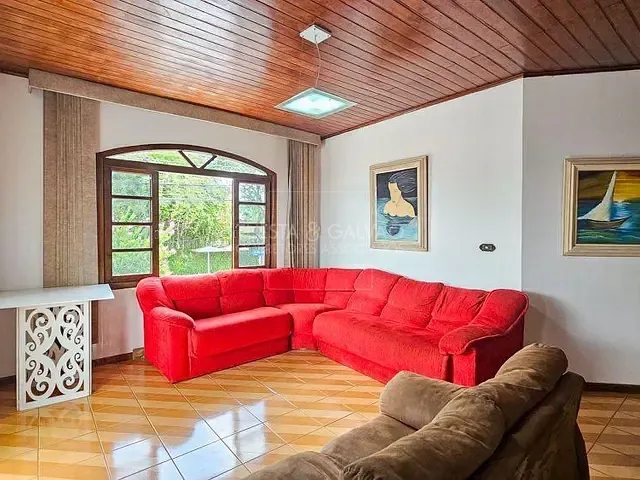 Sobrado com 396m² 6 quartos e 5 banheiros, à venda, no bairro Cajuru em Curitiba