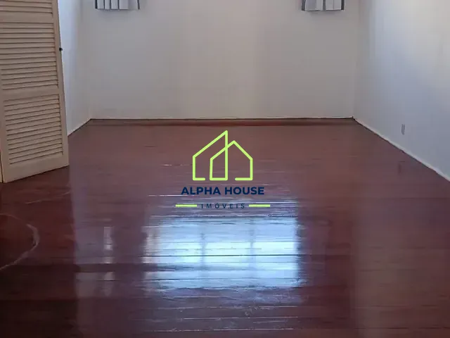 Sobrado com 304m² 3 quartos e 1 banheiro, à venda, no bairro Centro em Pindamonhangaba