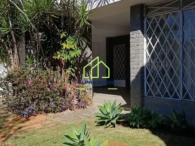 Sobrado com 304m² 3 quartos e 1 banheiro, à venda, no bairro Centro em Pindamonhangaba