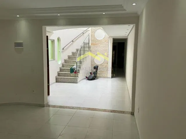 Sobrado 4 quartos e 1 banheiro, à venda, no bairro Vila Pires em Santo André