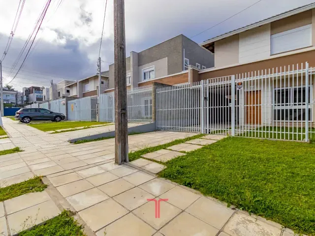Sobrado com 152m² 3 quartos e 3 banheiros, à venda, no bairro Xaxim em Curitiba