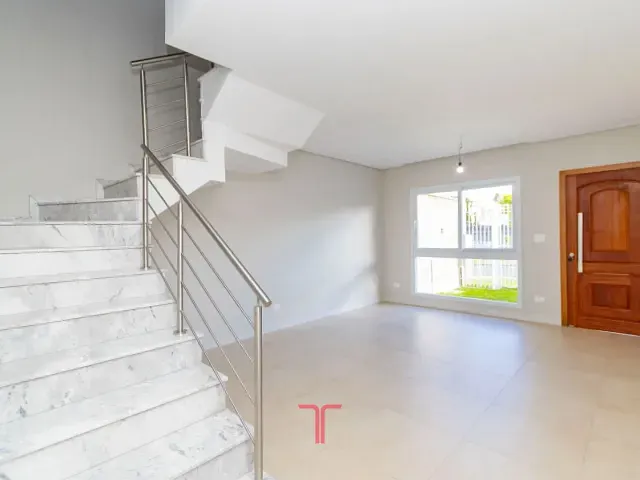 Sobrado com 152m² 3 quartos e 3 banheiros, à venda, no bairro Xaxim em Curitiba