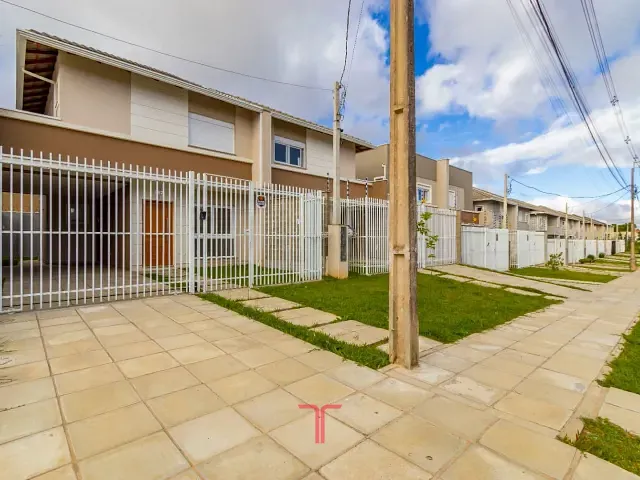 Sobrado com 152m² 3 quartos e 3 banheiros, à venda, no bairro Xaxim em Curitiba