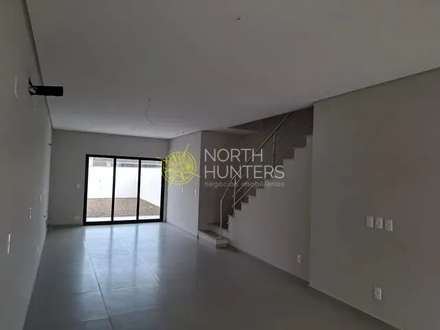 Sobrado com 143m² 3 quartos e 2 banheiros, à venda, no bairro Costa e Silva em Joinville
