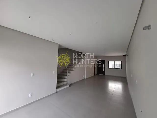 Sobrado com 143m² 3 quartos e 2 banheiros, à venda, no bairro Costa e Silva em Joinville
