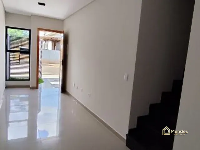 Sobrado com 49m² 2 quartos e 1 banheiro, à venda, no bairro Sítio Cercado em Curitiba