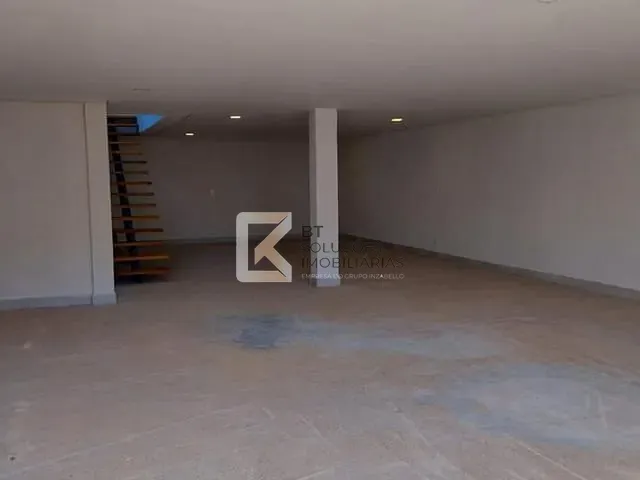 Sobrado com 490m² 4 quartos e 4 banheiros, à venda, no bairro Jardim Residencial Helvétia Park I em Indaiatuba