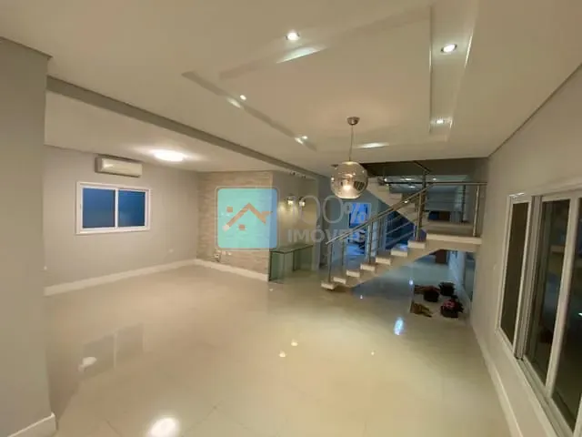 Sobrado com 269m² 4 quartos e 4 banheiros, à venda, no bairro Urbanova em São José dos Campos