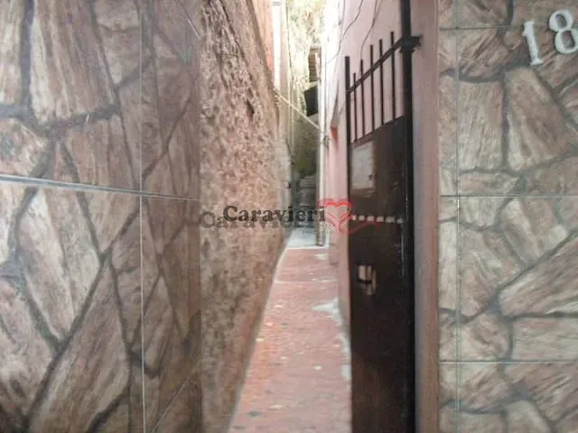 Sobrado 1 quarto e 1 banheiro, à venda, no bairro Jardim Jaú (Zona Leste) em São Paulo