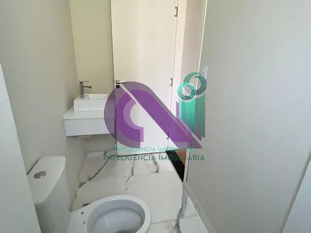 Sobrado 3 quartos e 2 banheiros, à venda, no bairro Bela Vista em Osasco