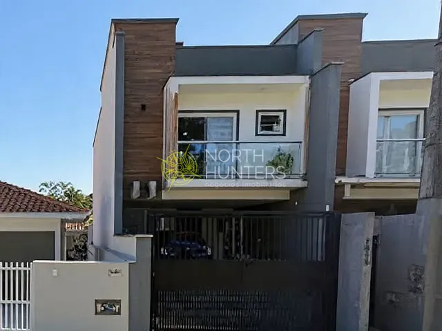 Sobrado com 136m² 3 quartos e 3 banheiros, à venda, no bairro Glória em Joinville
