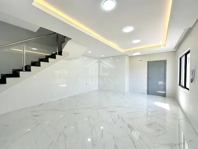 Sobrado com 184m² 3 quartos e 3 banheiros, à venda, no bairro Cruzeiro em São José dos Pinhais