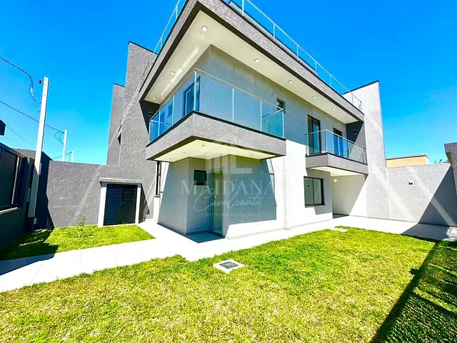 Sobrado com 184m² 3 quartos e 3 banheiros, à venda, no bairro Cruzeiro em São José dos Pinhais