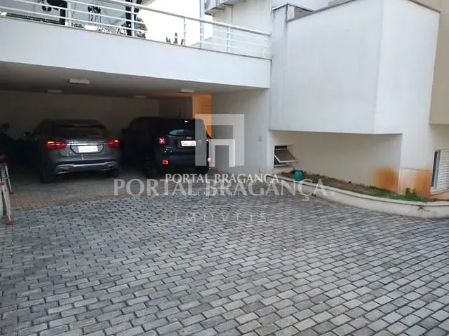 Sobrado com 450m² 3 quartos e 5 banheiros, à venda, no bairro Condomínio Residencial Fazenda Santa Helena em Bragança Paulista