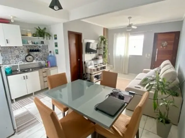 Sobrado com 63m² 2 quartos e 2 banheiros, à venda, no bairro Centro em Tijucas