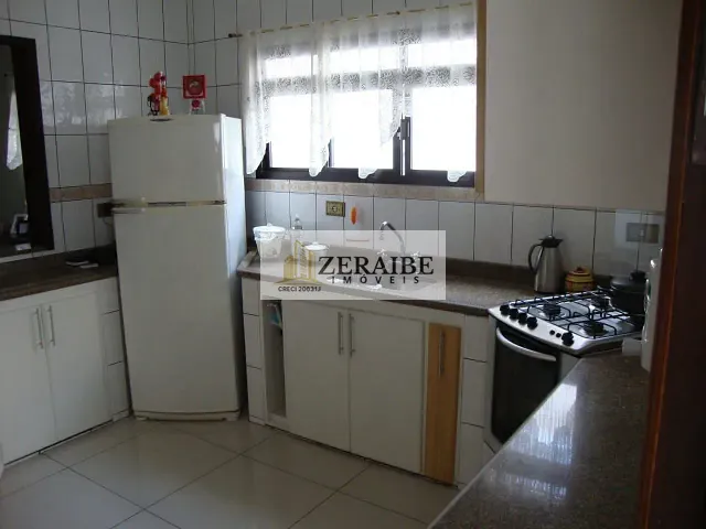 Sobrado com 235m² 3 quartos e 6 banheiros, para alugar, no bairro Vila Rosália em Guarulhos