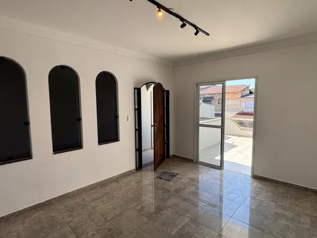 Sobrado 3 quartos e 1 banheiro, para alugar, no bairro Jardim Las Vegas em Santo André