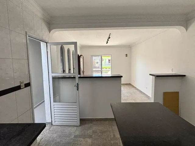 Sobrado 3 quartos e 1 banheiro, para alugar, no bairro Jardim Las Vegas em Santo André