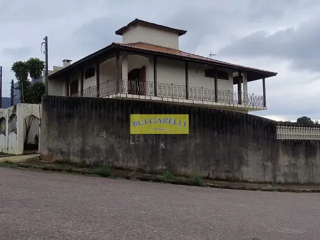 Sobrado com 387m² 3 quartos e 1 banheiro, à venda, no bairro Tulipas em Jundiaí