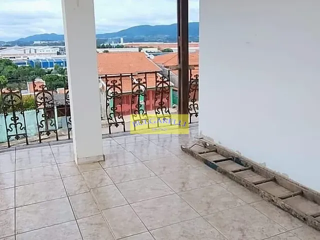 Sobrado com 387m² 3 quartos e 1 banheiro, à venda, no bairro Tulipas em Jundiaí