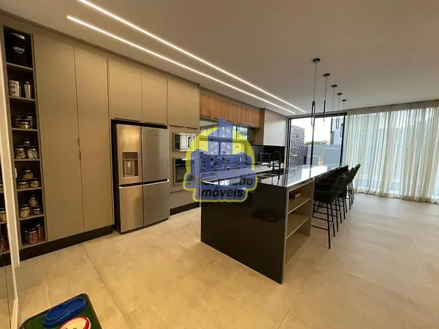 Sobrado com 380m² 5 quartos e 7 banheiros, à venda, no bairro Umuarama em Osasco