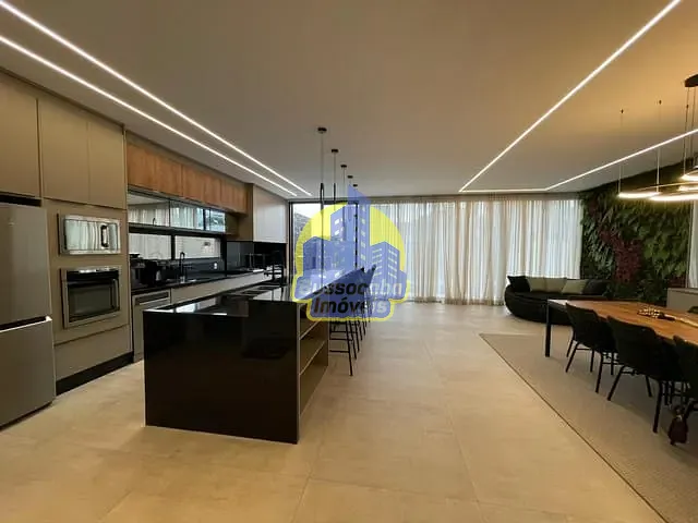 Sobrado com 380m² 5 quartos e 7 banheiros, à venda, no bairro Umuarama em Osasco