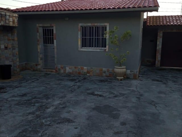 Sobrado 1 quarto e 2 banheiros, à venda, no bairro Vila Romar em Peruíbe