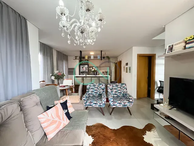 Sobrado 3 quartos e 3 banheiros, para alugar, no bairro Centenário em Sapiranga