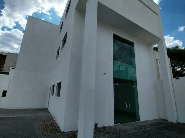 Prédio para alugar, no bairro Jardim Botânico em Curitiba