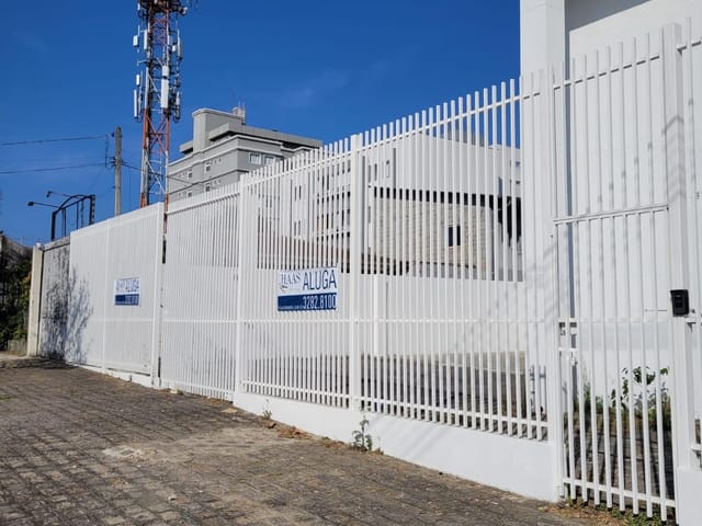 Prédio para alugar, no bairro Jardim Botânico em Curitiba